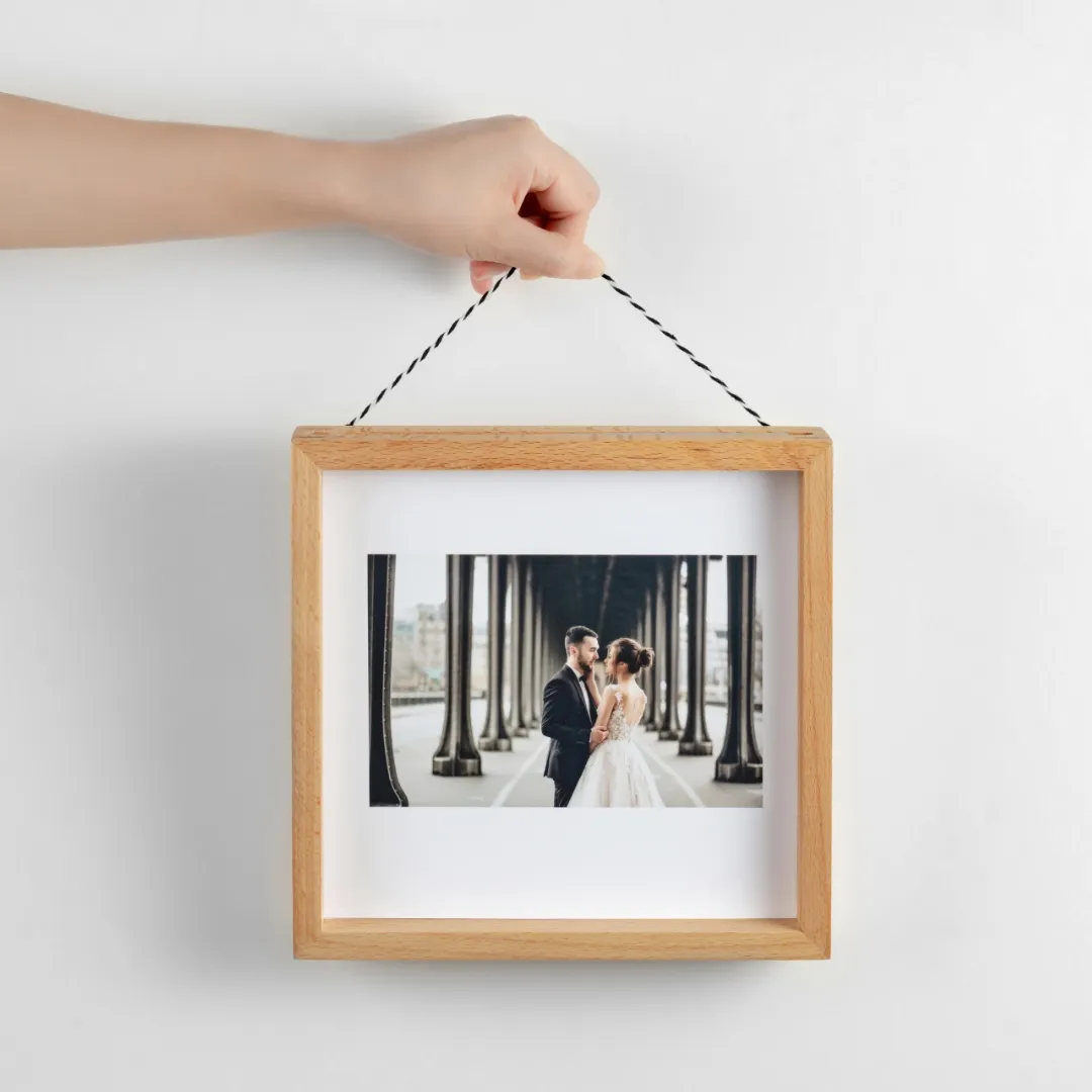 Hanging Swappable Photo Frame